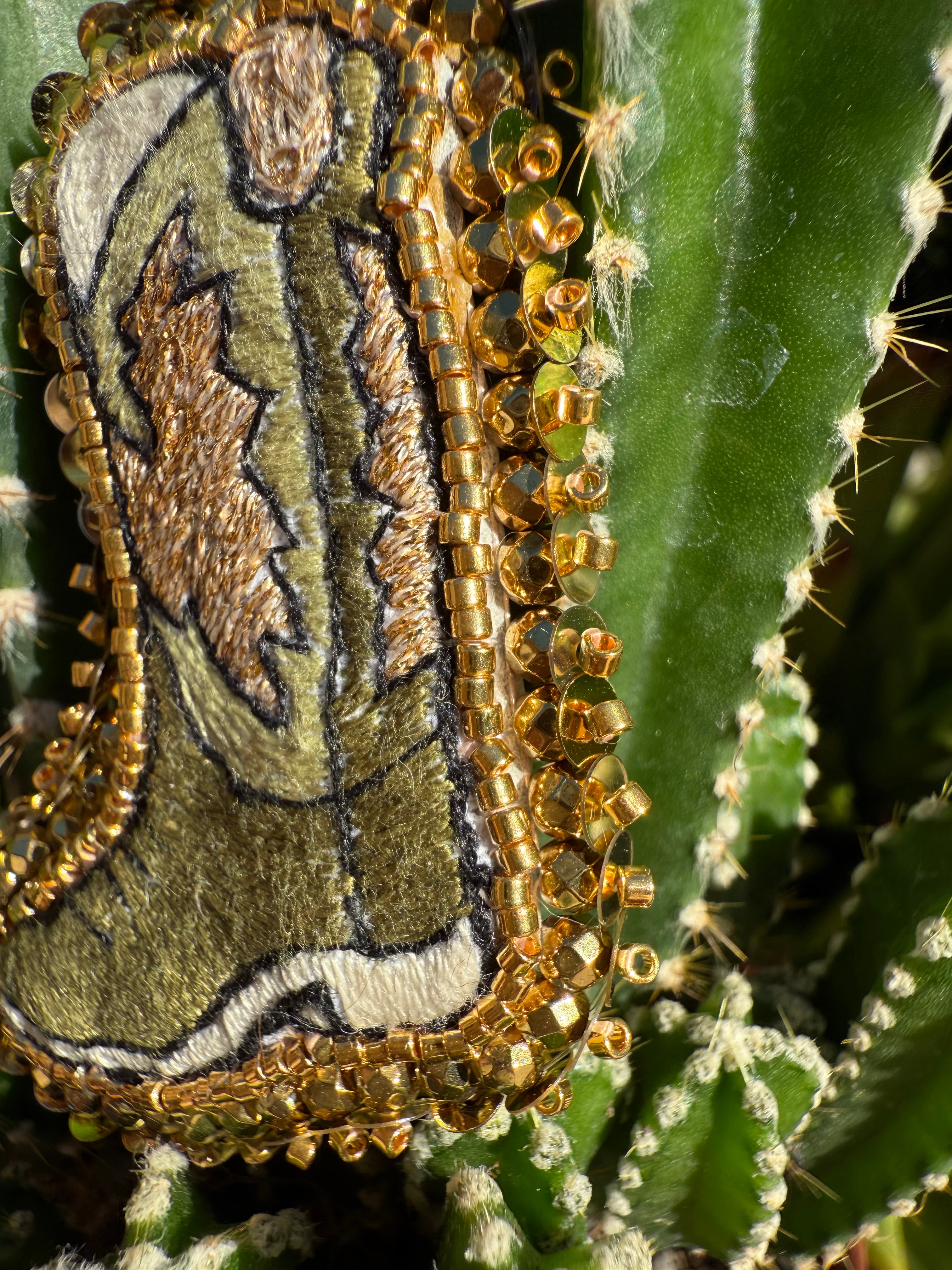 Broche « Tiag » kaki