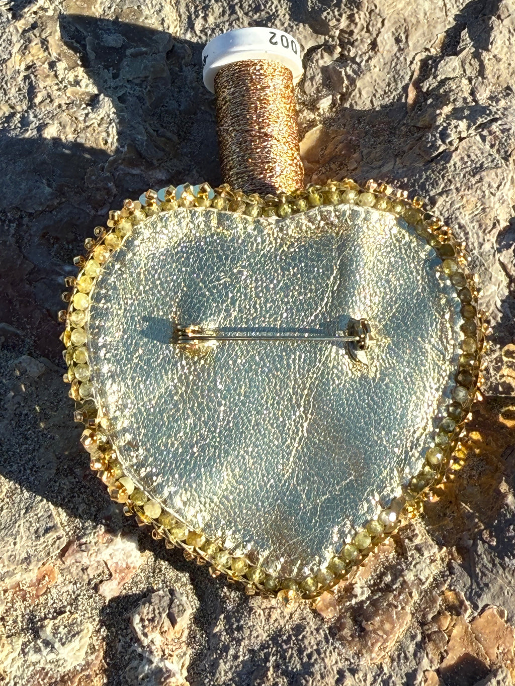 Broche « Nazar & Love » kaki