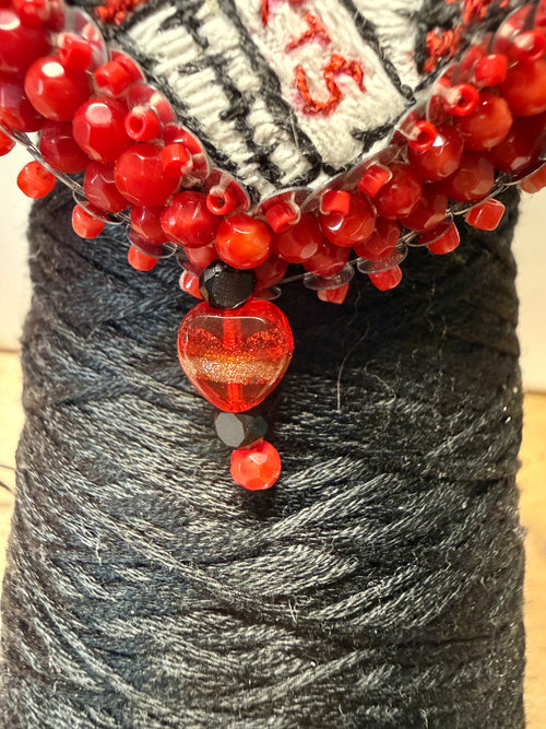 Broche « Love Hurts »