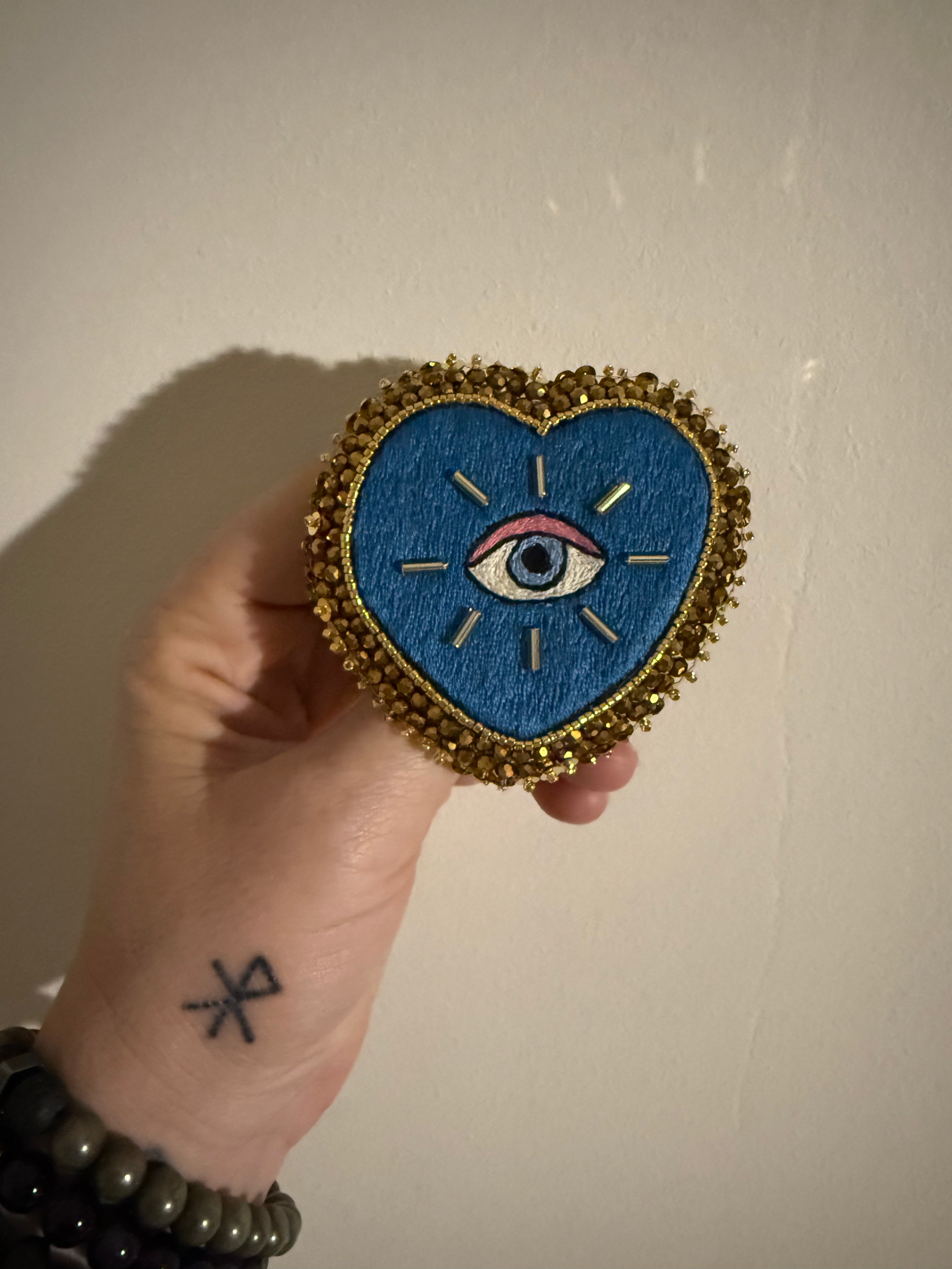 Broche « Nazar & Love » bleu canard