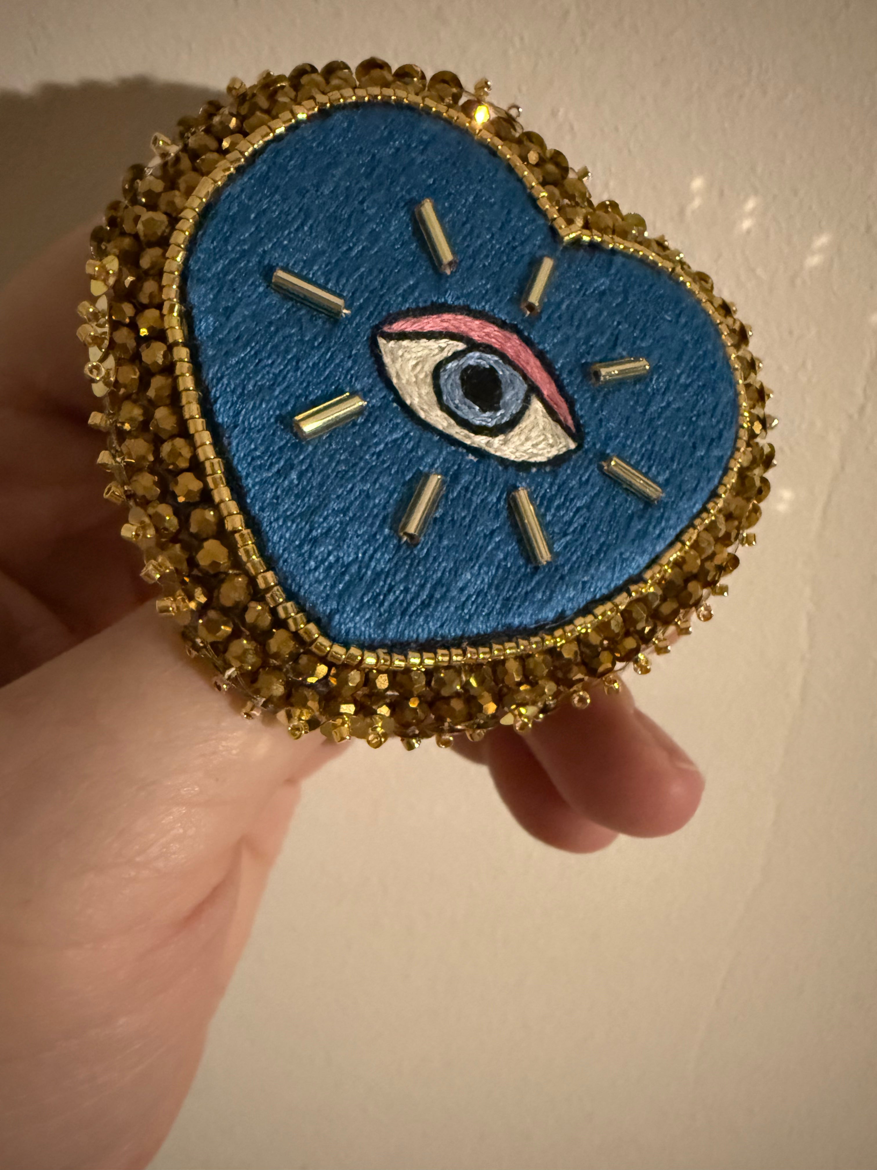 Broche « Nazar & Love » bleu canard