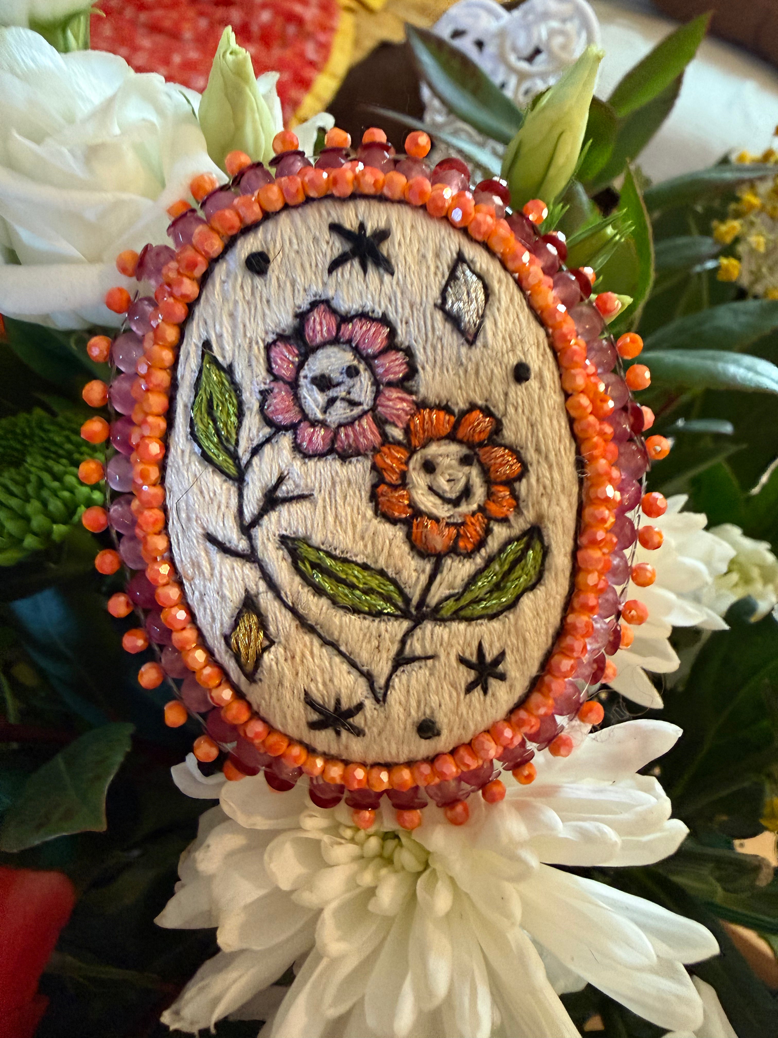 Broche « Yin & Yang Flowers »