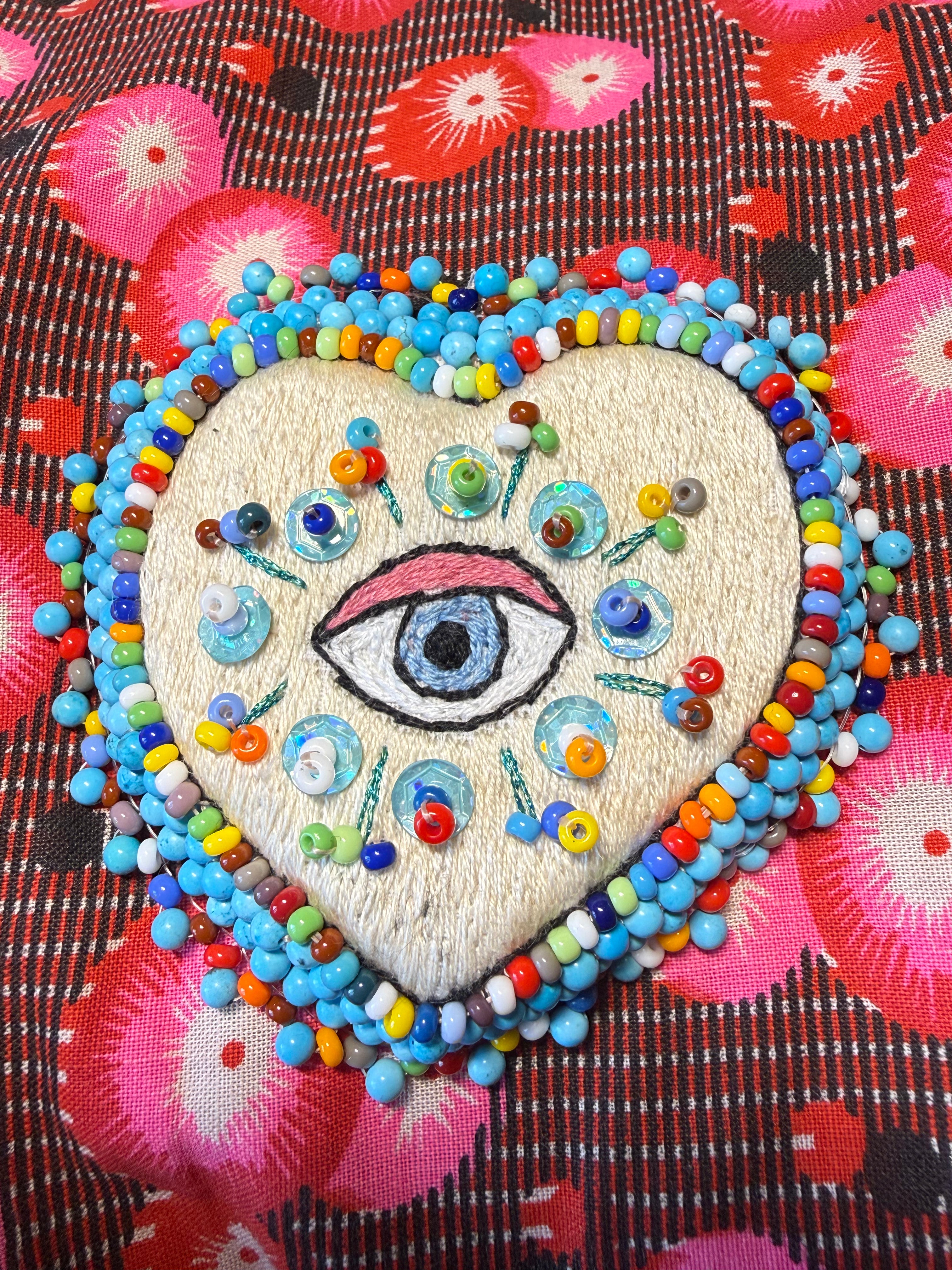 Broche « Nazar & Love » psychédélique