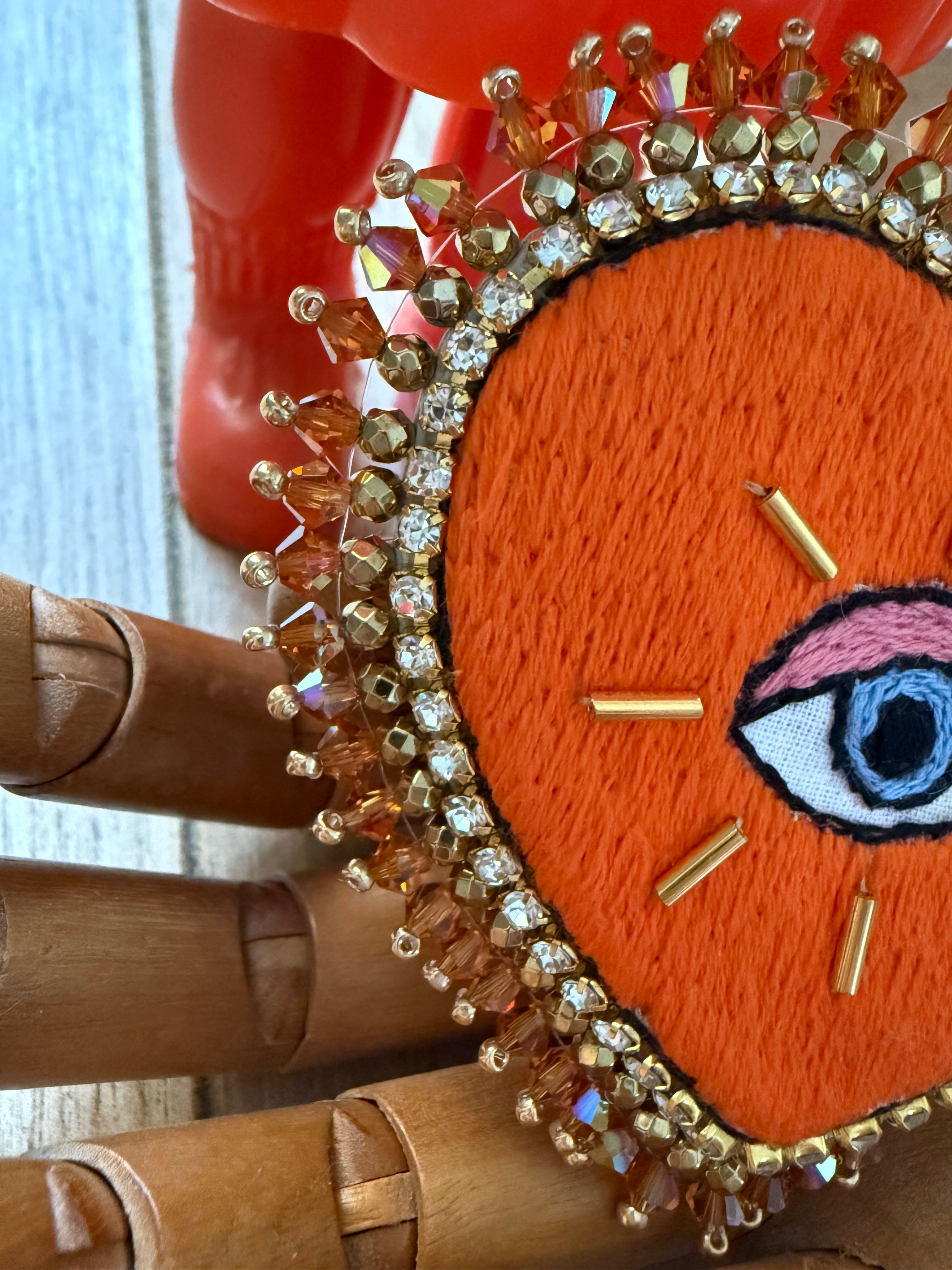 Broche « Nazar & Love » Pop chic