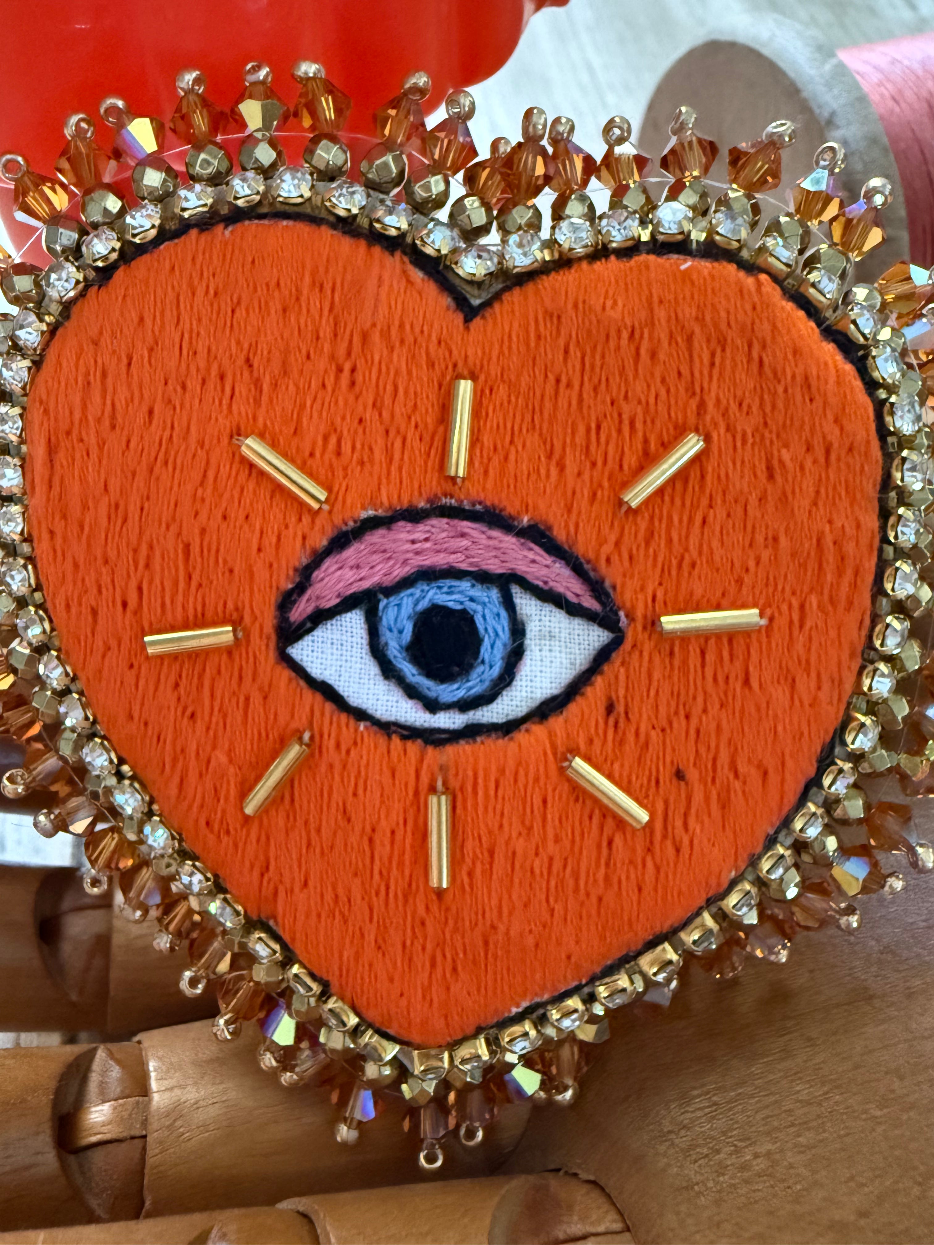 Broche « Nazar & Love » Pop chic
