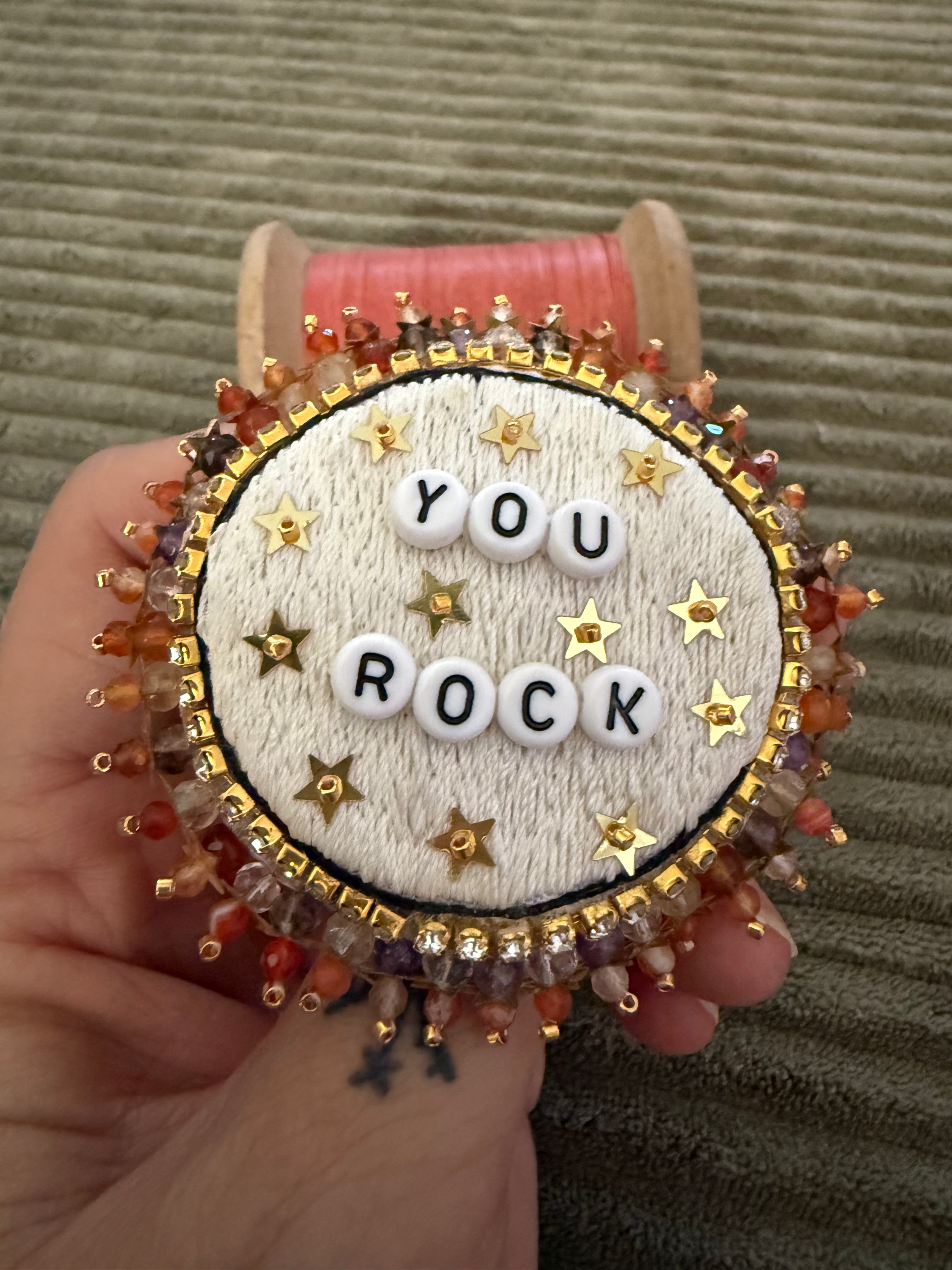 Broche « You Rock »