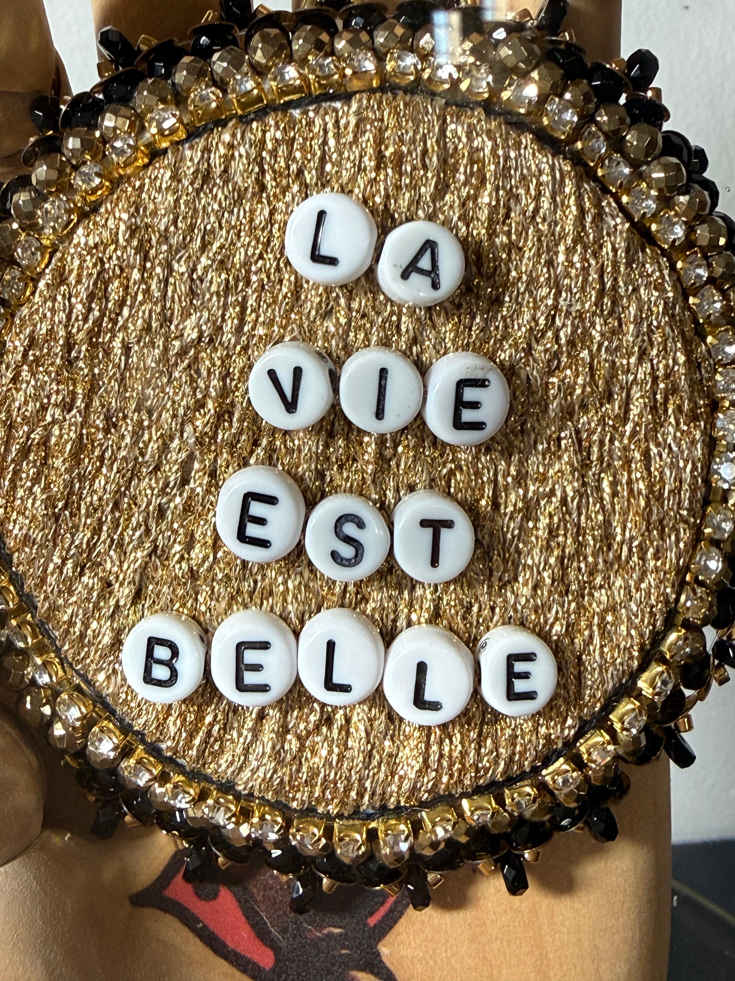 Broche « La Vie Est Belle »