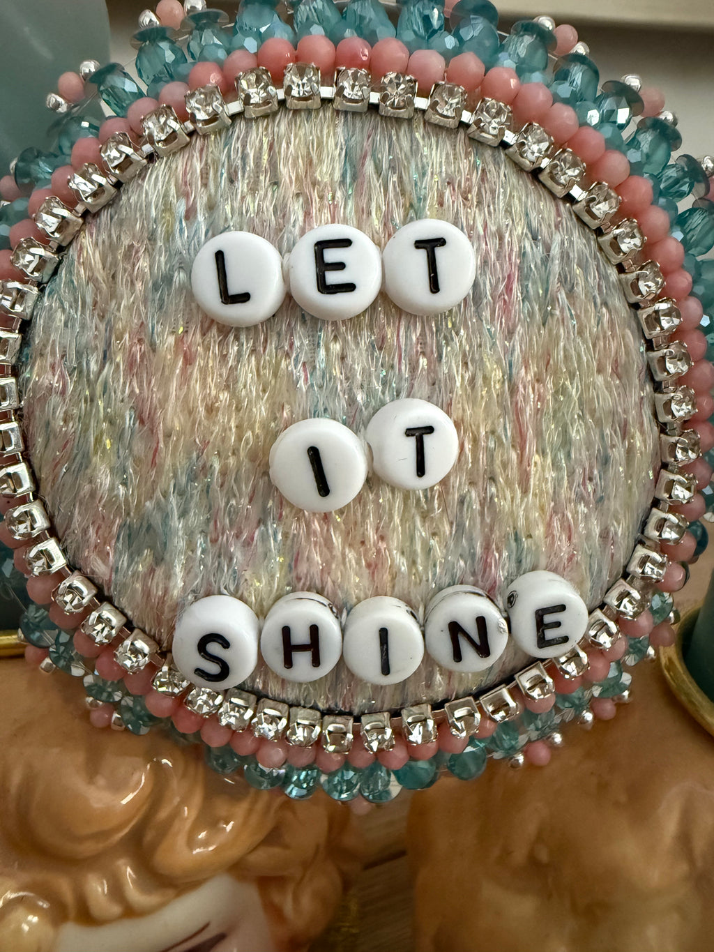 Broche « Let It Shine »