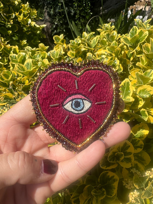 Broche « Nazar & Love » Grenat