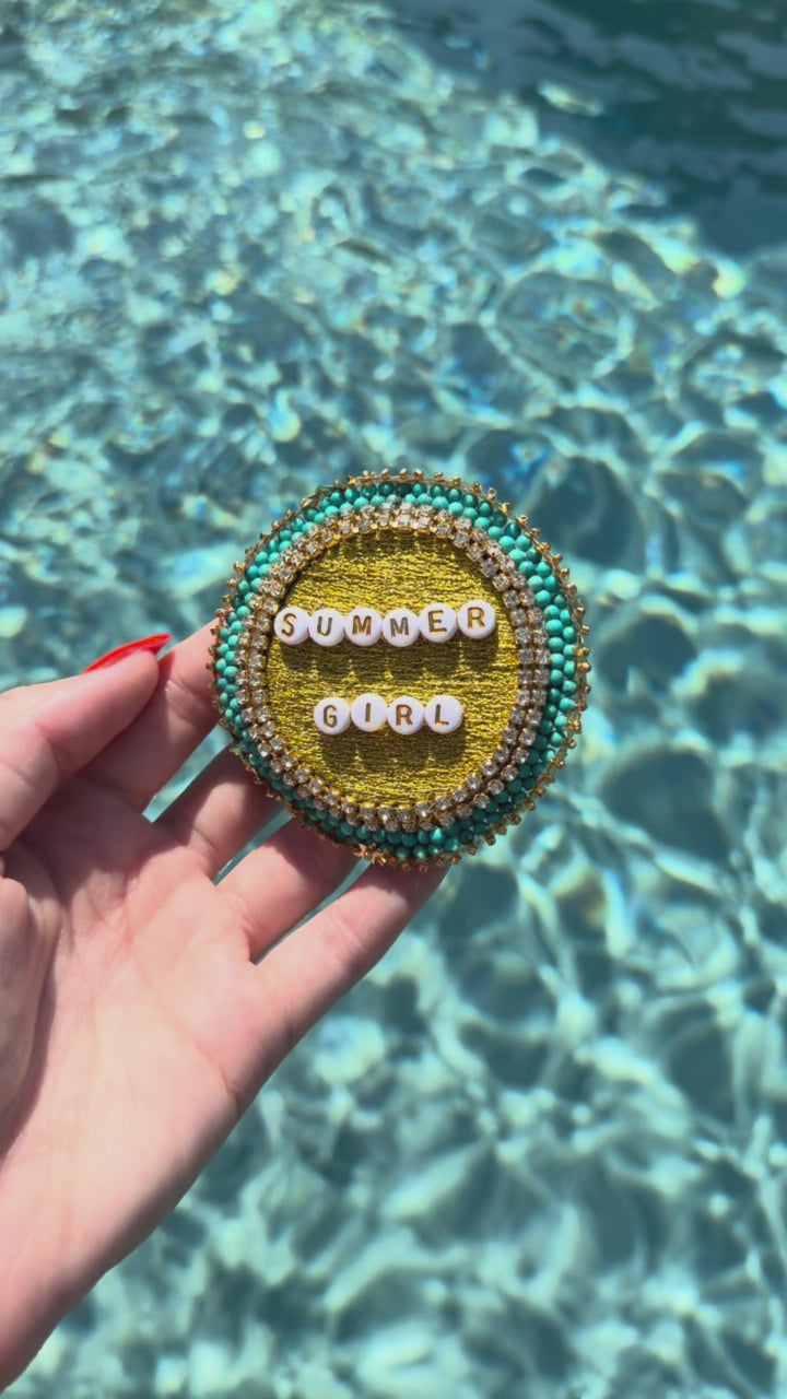Broche « Summe Girl »