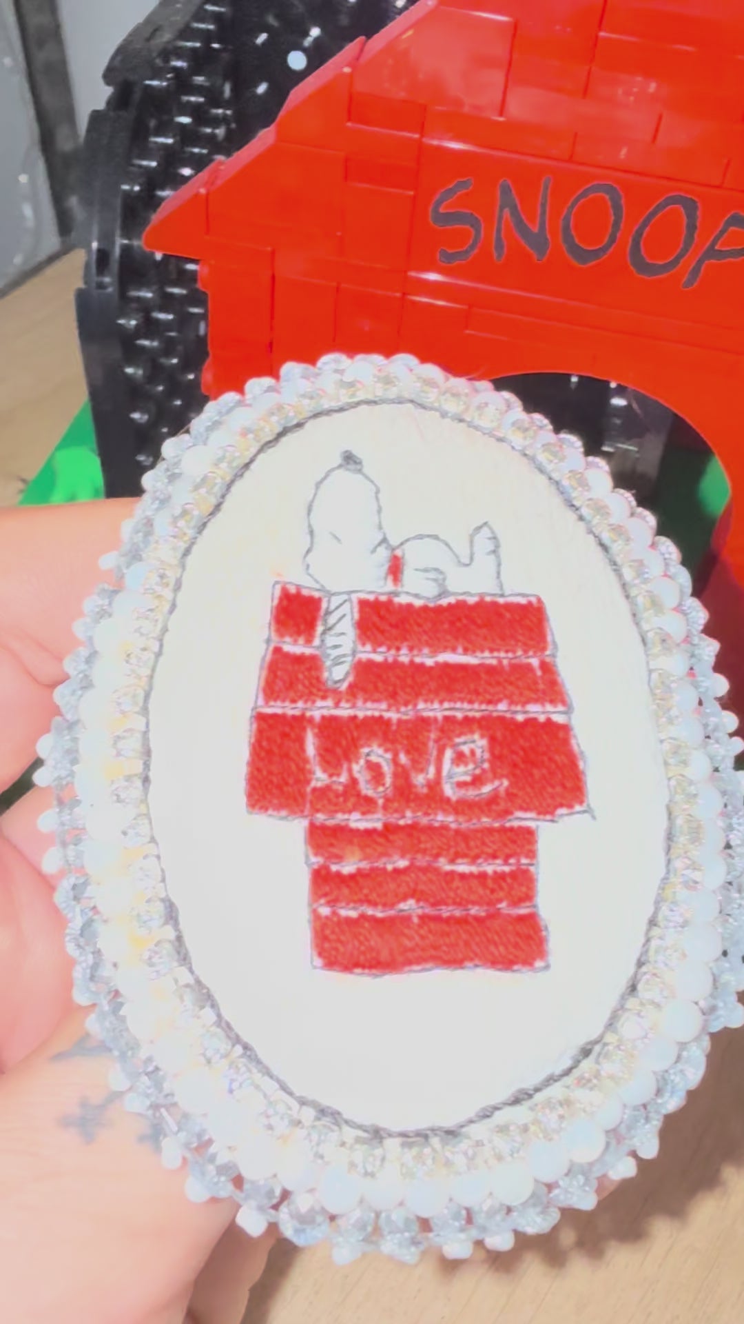 Broche « Snoopy Home »
