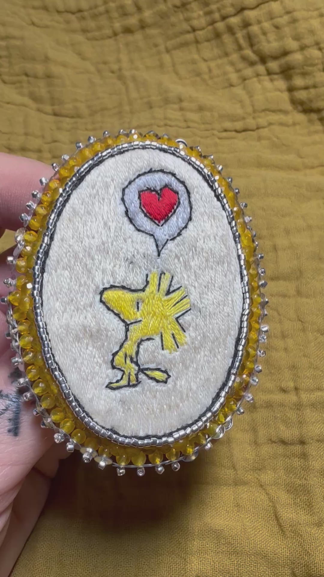 Broche « Woodstock »